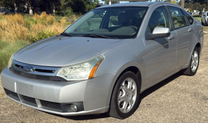 2009 FORD FOCUS - SUNROOF!