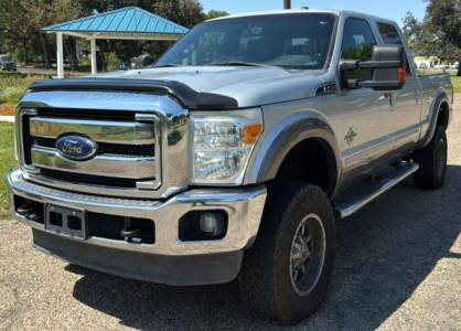 2012 FORD F-250 - DIESEL - 4X4!