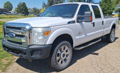 2011 FORD F-350 - DIESEL - 4X4!