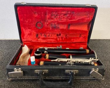 Soprano Clarinet With Case And Cleaning Components