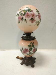 Antique Gone with the wind lamp