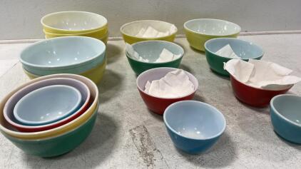 Vintage Pyrex Primat Color Bowls