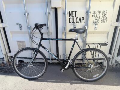 (1) Schwinn High Plains Mountain Bike
