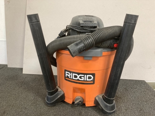 Ridgid 12 Gallon 5 HP With Hose, (2) Extensions And Nozzle