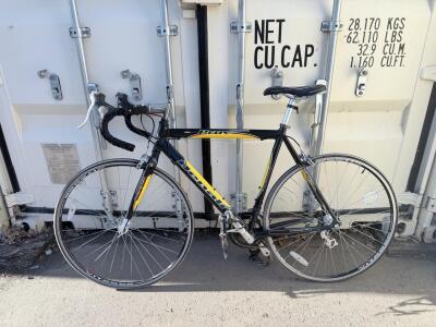 (1) GMC Denali Road Bike