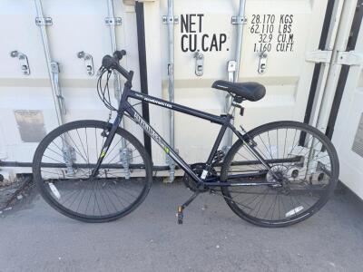 (1) 700c RoadMaster Adventures Men's Hybrid Bike
