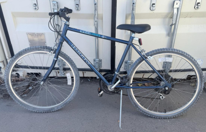 (1) Huffy 18-Speed Men's Mountain Bike