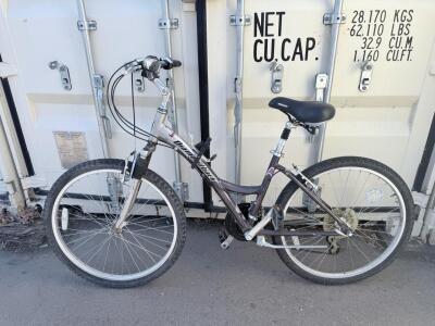 (1) 26&rdquo; Diamondback Bicycle