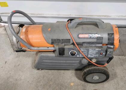(1) Dyna-Glo Pro Portable Kerosene Forced Air Heater