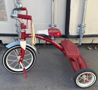 (1) Radio Flyer Classic Dual Deck Tricycle