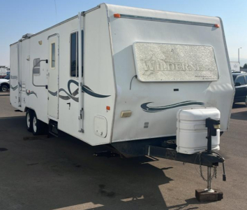 1999 FLEET WORK WILDERNESS TRAILER - SLEEPS 8!