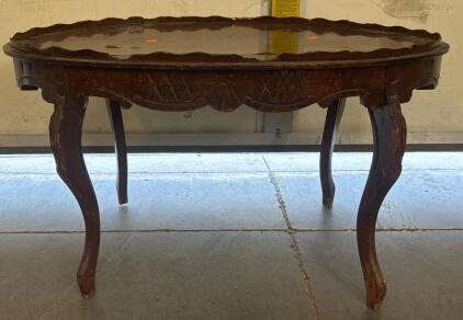 Vintage Coffee Table H 1&rsquo; 2&rdquo; W 2&rsquo; 6&rdquo; L 1&rsquo; 6&rdquo;