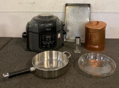 Kitchen Lot Including Working Ninja Foodie, (2) Glass Pie Plates, Cookie Jar And More