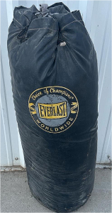 Everlast Punching Bag (H 3&rsquo; 1&rdquo;) (W 1&rsquo; L 11&rdquo;)