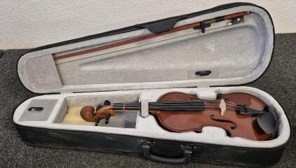 Child Violin and Case (T&S 07070)
