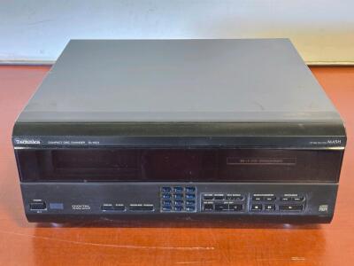 Vintage Technics SL-MC4 MASH Compact Disc Changer / +$90 Value!