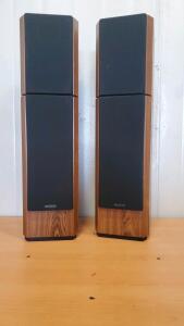 (2) BIC America Venturi V630 Floorstanding Speakers. 34"