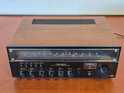 Vintage Realistic STA-78 Analogue AM/FM Stereo Receiver w/ Genuine Walnut Veneer / +$100 Value!