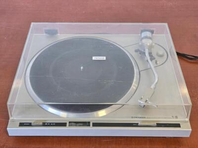 Vintage Pioneer PL-300 Quartz-PLL Auto-Return Turntable / +$100 Value!