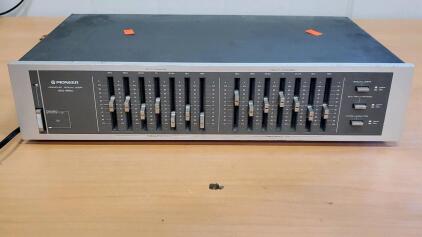 Vintage Pioneer SG-550 Graphic Equalizer