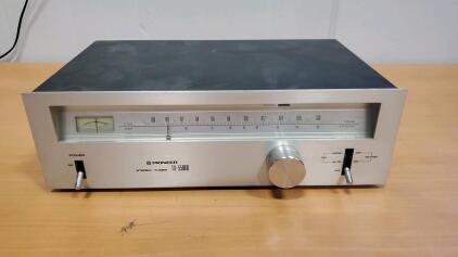 Vintage Pioneer TX-5500 II Stereo Tuner