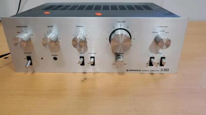 Vintage Pioneer SA-6500 II Stereo Integrated Amplifier.