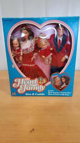 Mattel "The Heart Family Kiss & Cuddle" Doll Set