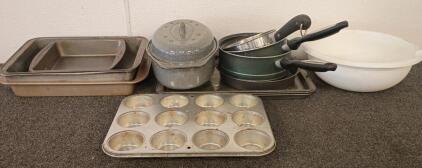 Lot of Cooking and Bakewear