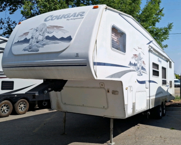 2004 KEYSTONE COUGAR 5TH WHEEL