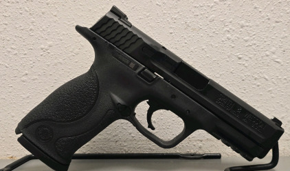 Smith & Wesson M&P 9 Handgun, 9mm, Serial: HWD6007, USA