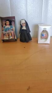 (2) Madame Alexander Dolls and A Day To Remember Setember 11, 2001 Ornament