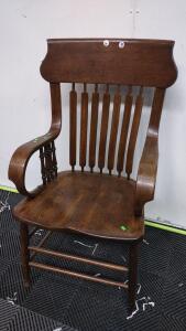 Vintage Quartersawn Oak Narrowback Lodge Chair