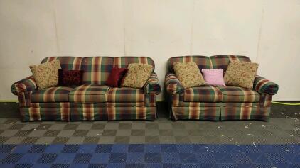 Matching Flannel Style 3-Seater Couch & 2-Seater Love Seat Couch w/ Throw Pillows