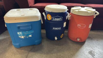 (1) IGLOO Ice Cube Cooler (1) Igloo 5Gallon Water Jug (1) Gott 5Gallon Water Cooler