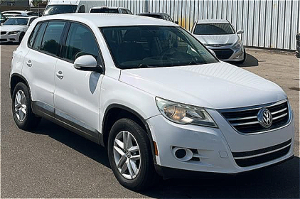 2011 VOLKSWAGEN TIGUAN - AWD! 75K MILES!