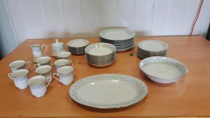 Crown Ming Fine China In The Princess Pattern 44 Piece Set