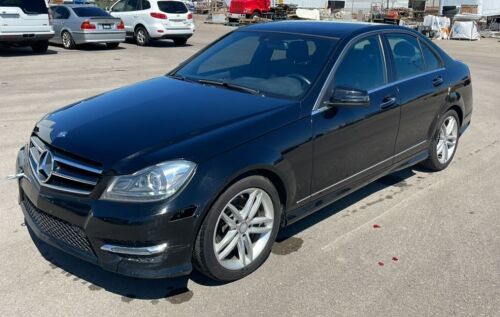 2014 Mercedes C300 - Loaded - AWD!