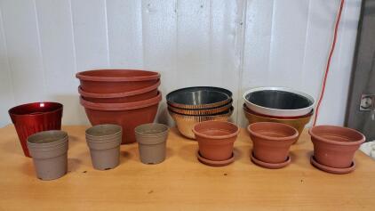 Assorted Sizes Plant Pots (21)