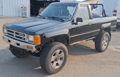 1988 TOYOTA 4RUNNER - 4X4!