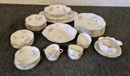 (40) Piece Gold Trim with Flowers Dinner Set