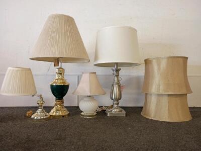 4Lamps W/(2) Additional Decorative Lamp Shades