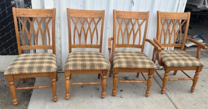 Set of 4 Vintage Chairs H 3&rsquo; 1&rdquo; W 1&rsquo; 5&rdquo; L 1&rsquo; 6&rdquo;