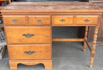 Vintage Wooden Desk (H 2&rsquo; 6&rdquo;) (W 3&rsquo; 6&rdquo; L 1&rsquo; 6&rdquo;)