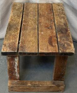 Small Wooden Endtable / 23&rdquo; L x 19.5&rdquo; W x 18.5&rdquo; H
