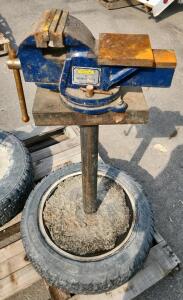 Wisdom 5" Bench Vise, Swivel Base, Pedestal Mounted, Stock No. 14-V5-1