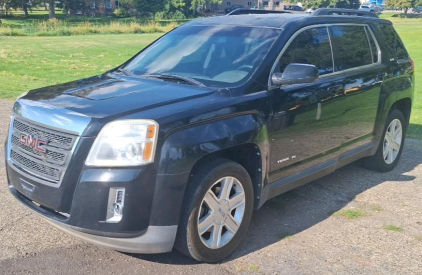 2011 GMC TERRAIN - AWD!