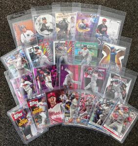 (22) Collectible Sports Cards: Aaron Judge, Javier Baez, a Chris Sale, Jos&eacute; Altuve, Santana Carlos and Many Other Stars