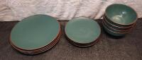 (1) 12-Piece FAMIWARE Ceramic Dinnerware Set, Venus Series - 3