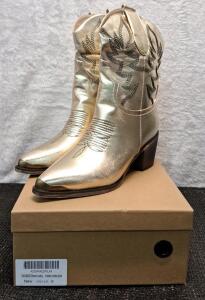 (1) Pair Of OAKUMSAS - Cowboy Boots For Women, Gold, Size-9