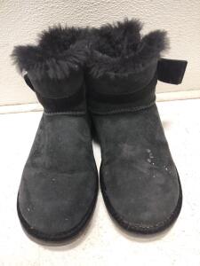 UGG Karlie Brooch Boot (women's 8)